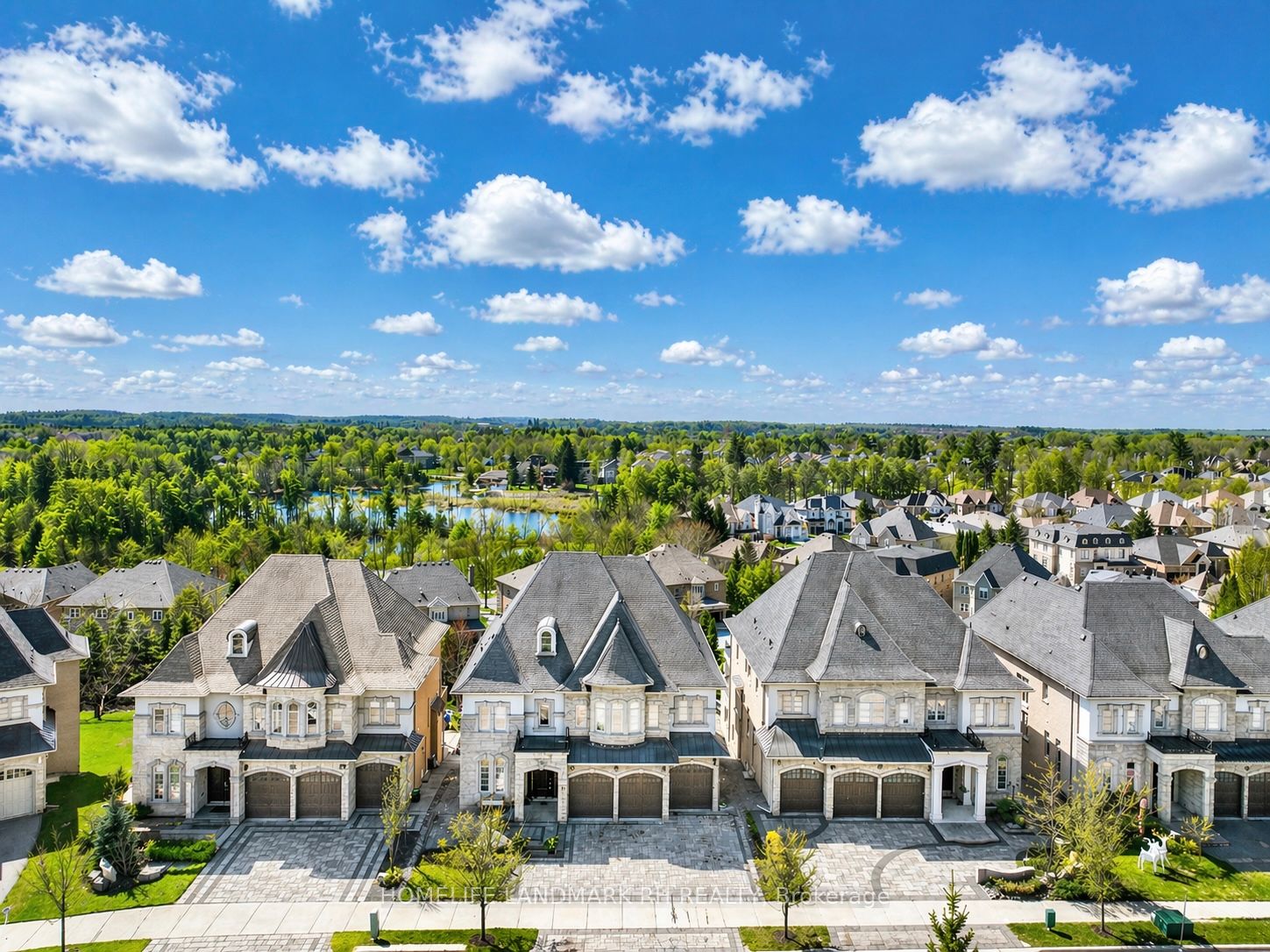 15 Finesse Court, Richmond Hill, ON, L4E 0W7 photo 2