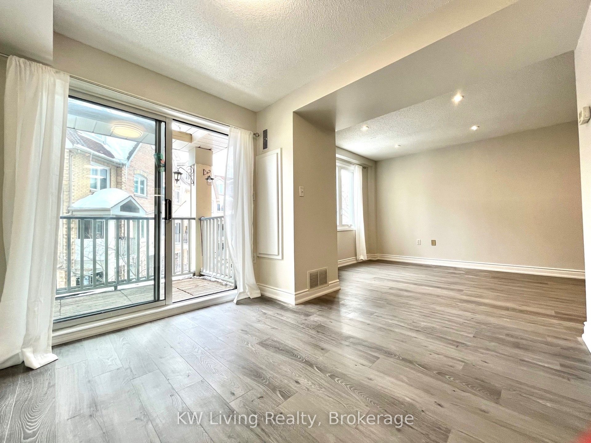 834-75 Weldrick Road E, Richmond Hill, ON, L4C 0H9 photo 3