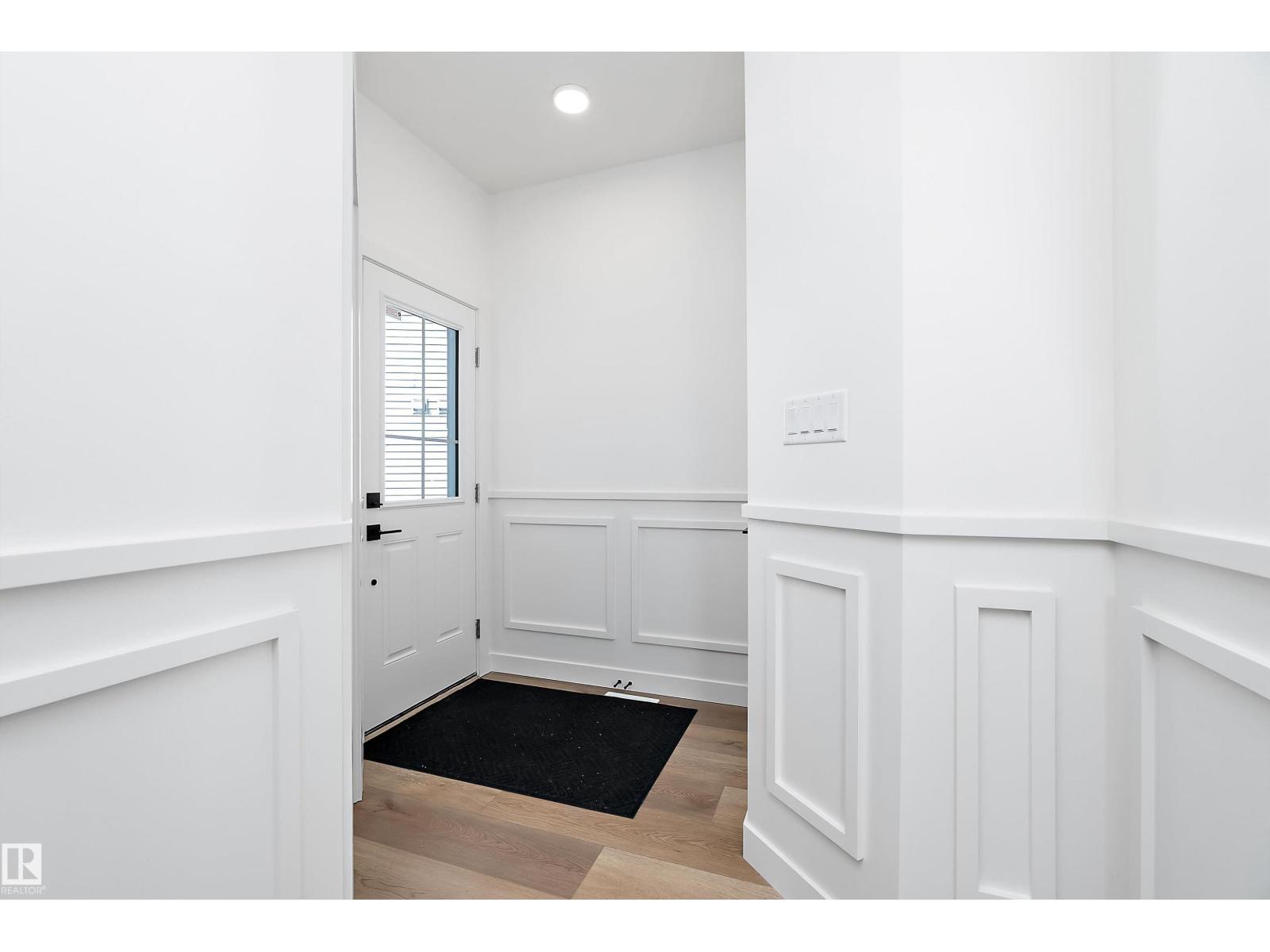 1132 Goldfinch Crescent NW, Edmonton, AB, T5S0R1 photo 2
