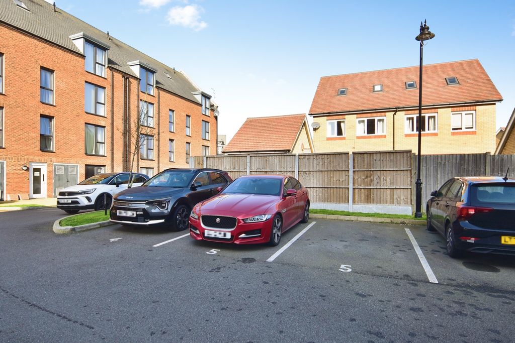 Additional image 17 of 2 bed flat for sale1 Knights Templar Way, Rochester ME2