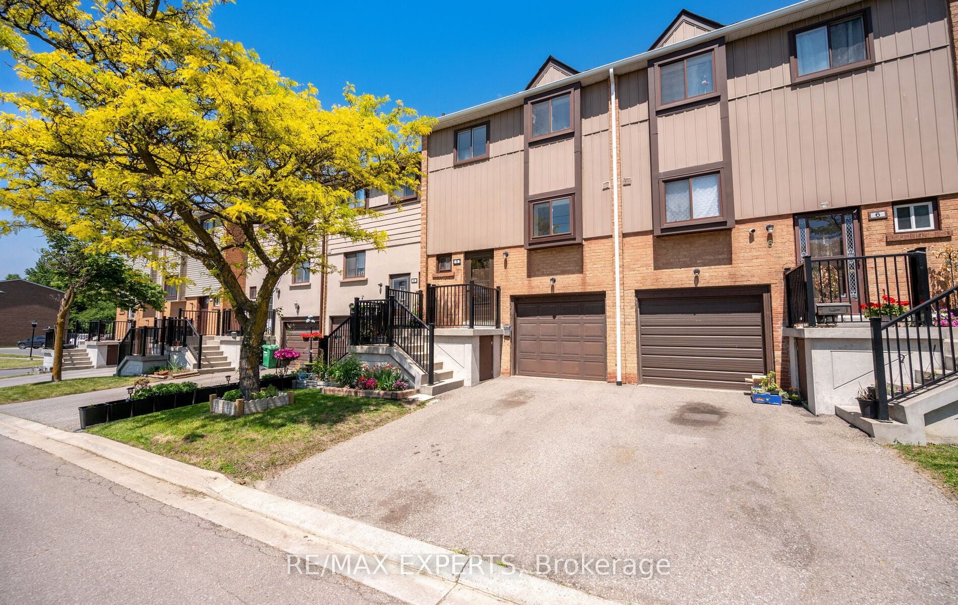 Additional image 2 of 5 Moregate Crescent, Brampton, ON, L6S 3K9