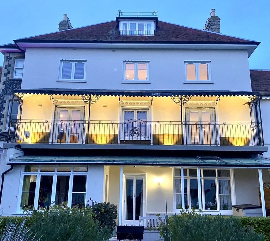 2 bed flat for salePegwell Road, Ramsgate CT11