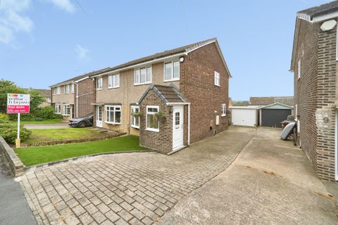 Highlea Close, Yeadon, Leeds LS19