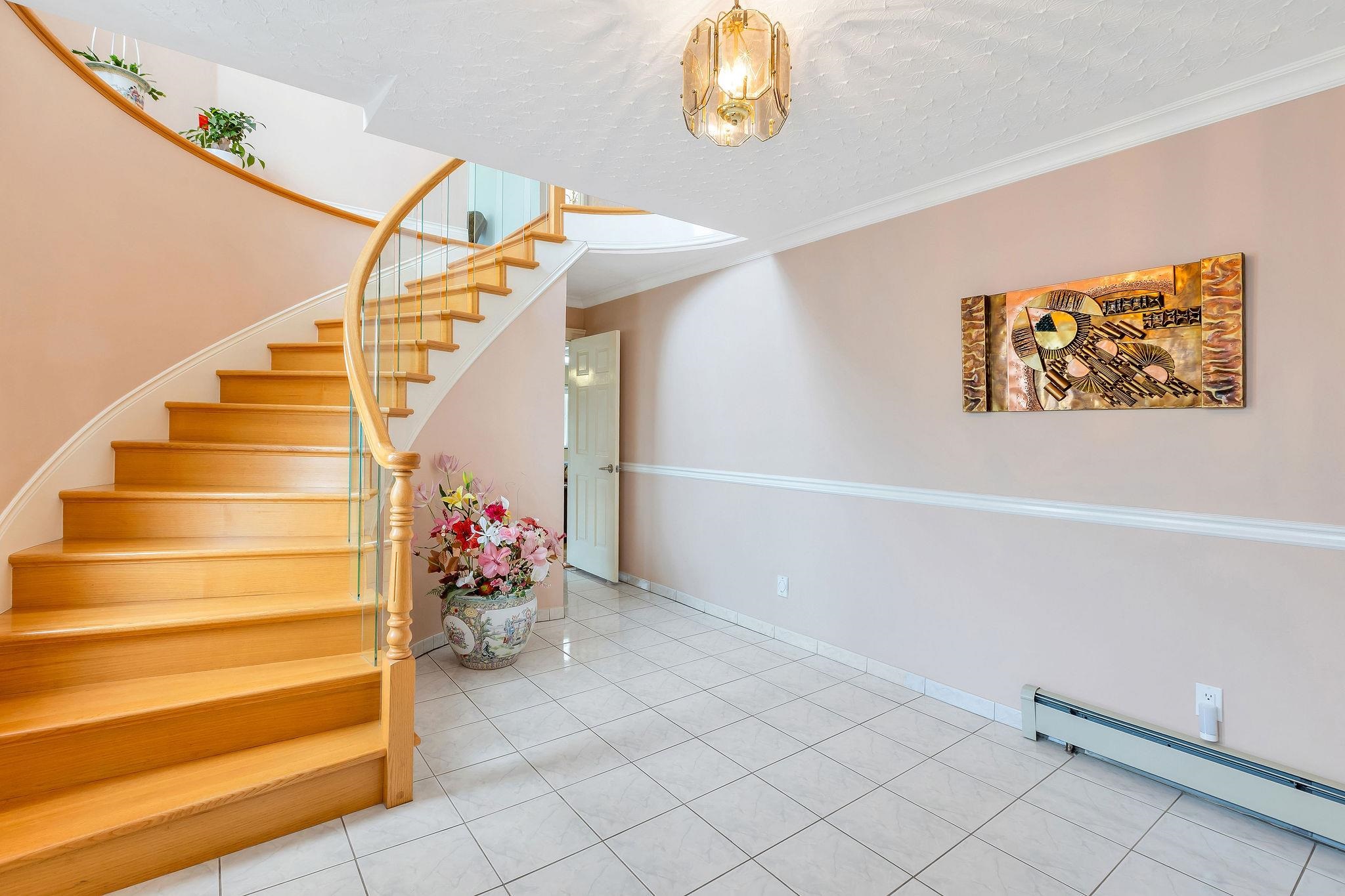 683 Gilmore Avenue, Burnaby, BC, V5C 5W6 photo 2