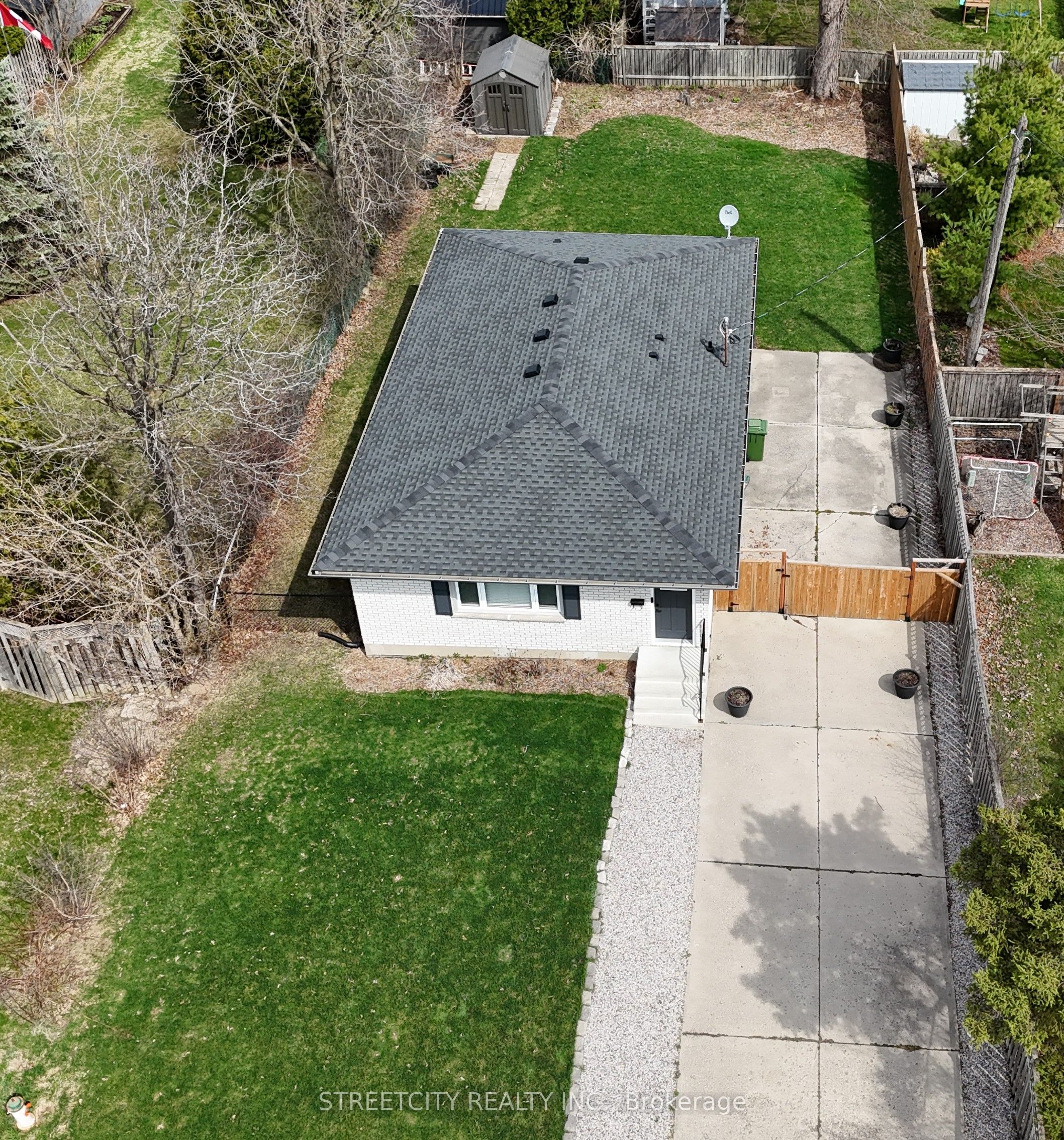 3 Brinkman Court, St. Thomas, ON, N5P 2G6 photo 2