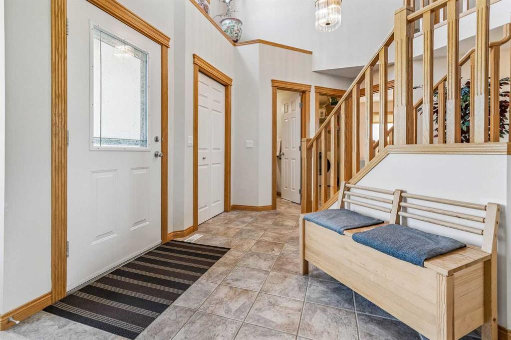 127 Edgeridge Close NW, Calgary, AB, T3A 6K4 photo 4