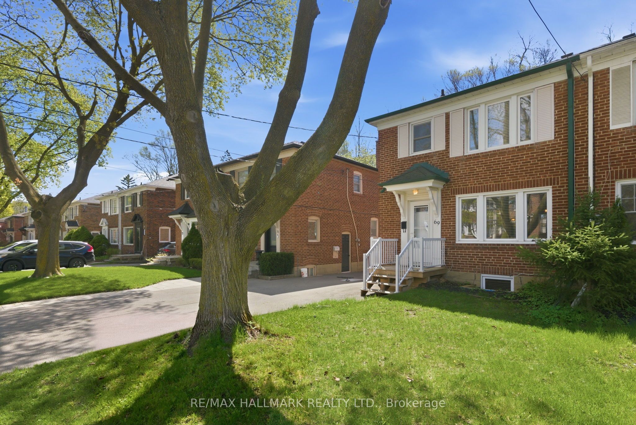 69 Thursfield Crescent, Toronto, ON, M4G 2N4