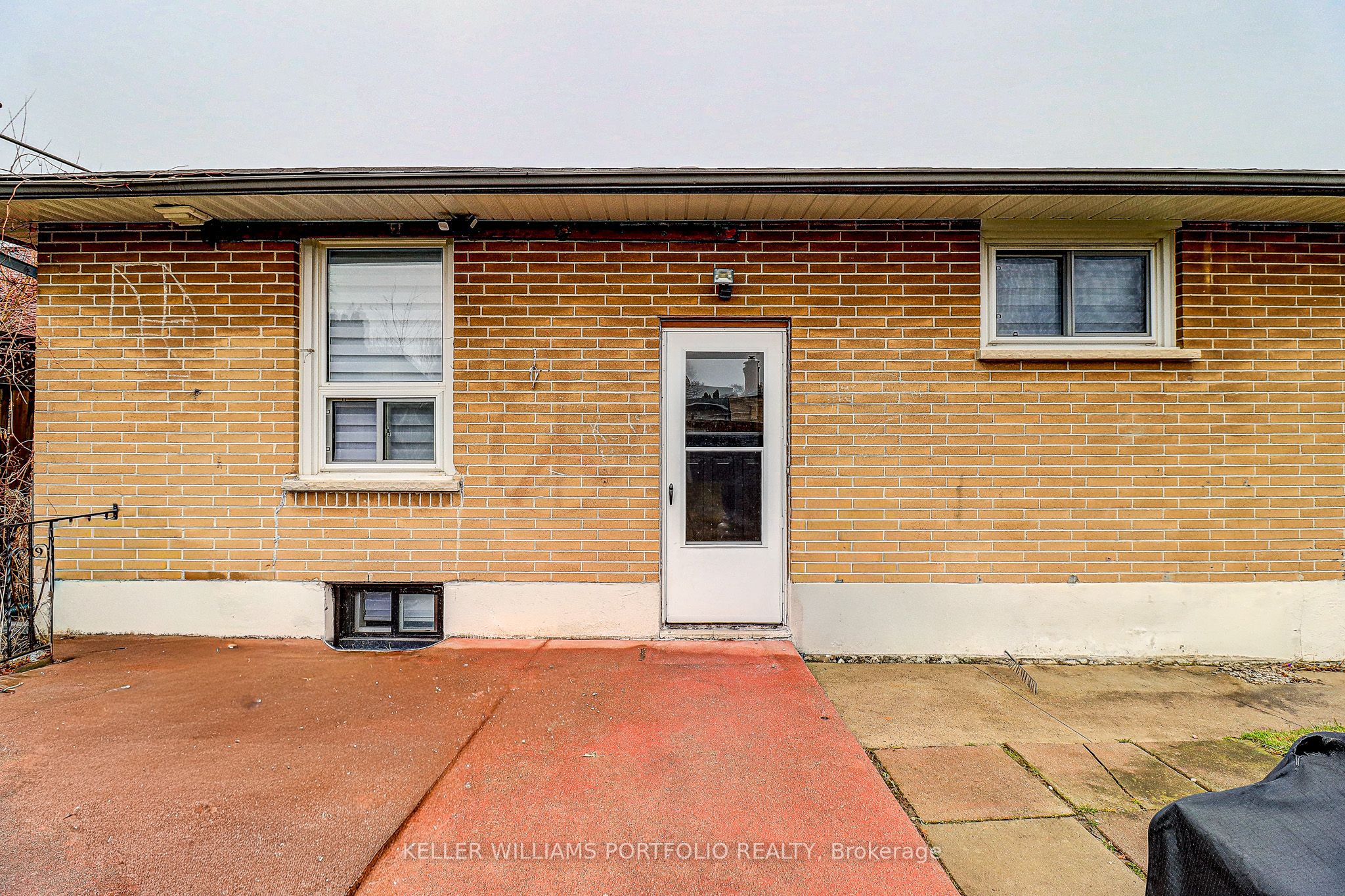 Lower Unit-962 Willowdale Avenue, Oshawa, ON, L1H 1W4 photo 3