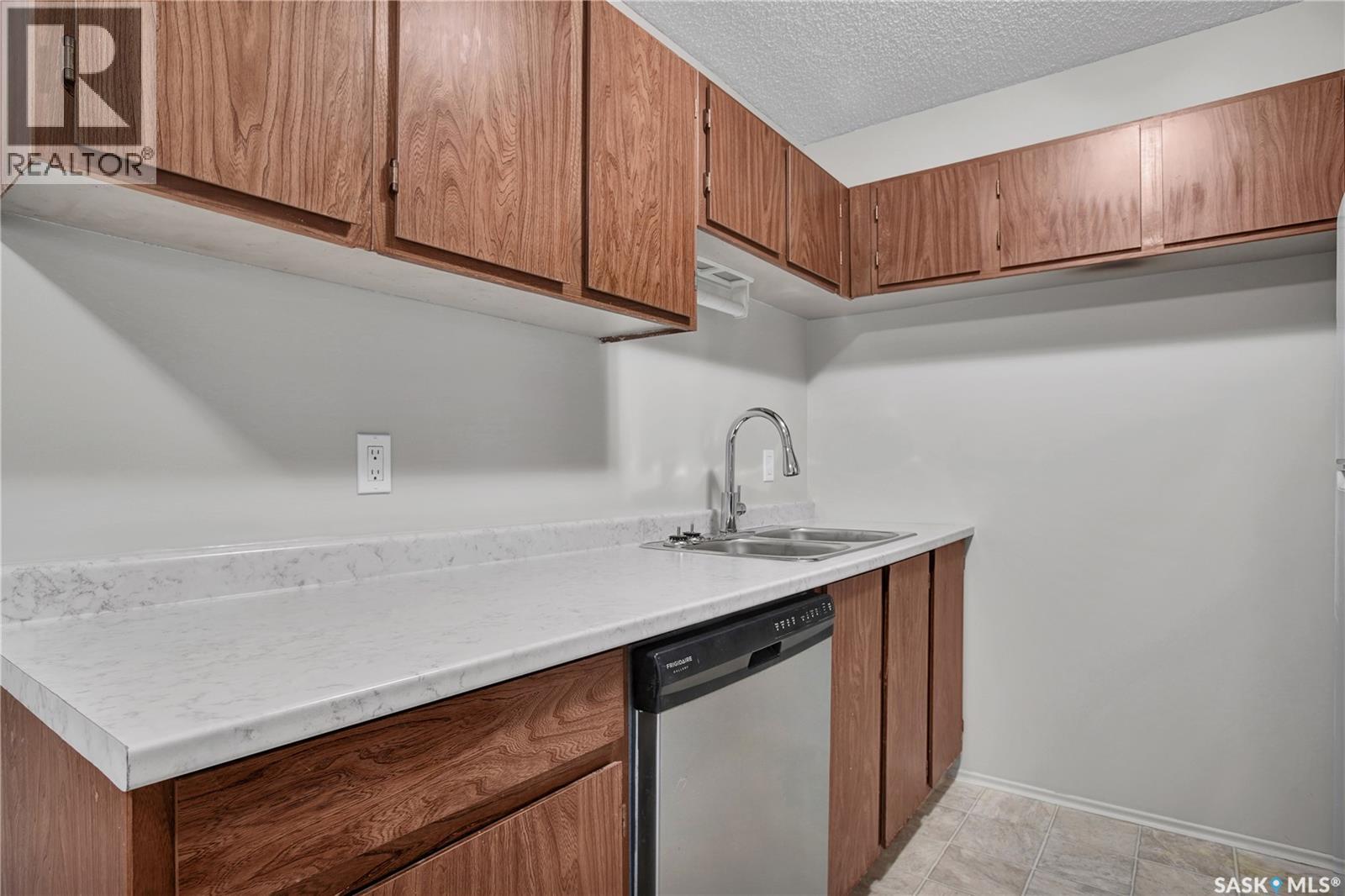 308-311 Tait Crescent, Saskatoon, SK, S7H5L7 photo 4