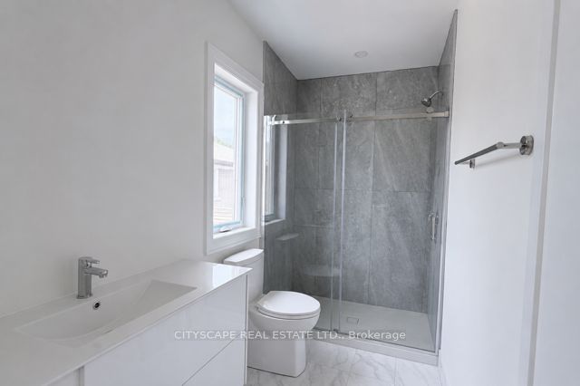 301-15 Sanagan Road, Toronto, ON, M9V 1R7 photo 5