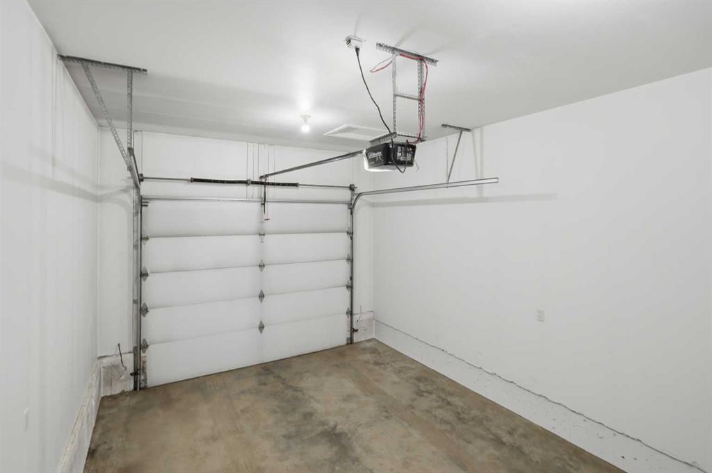 Additional image 3 of 27 Windermere Close, Red Deer, AB, T4N 2J8