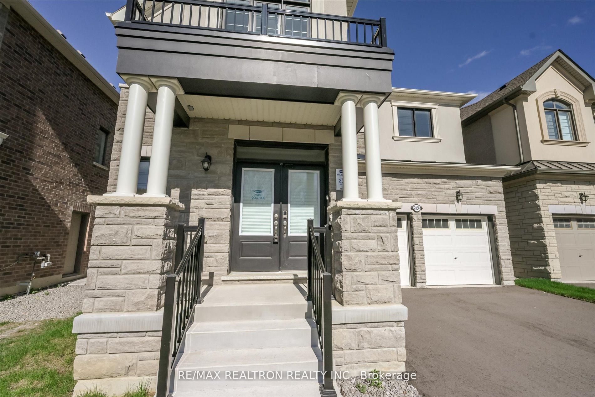 2858 Foxden Square, Pickering, ON, L1X 0N9 photo 3