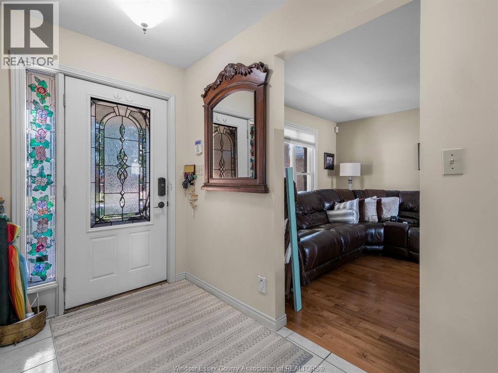 12033 St Thomas , Tecumseh, ON, N8N3V6 photo 3