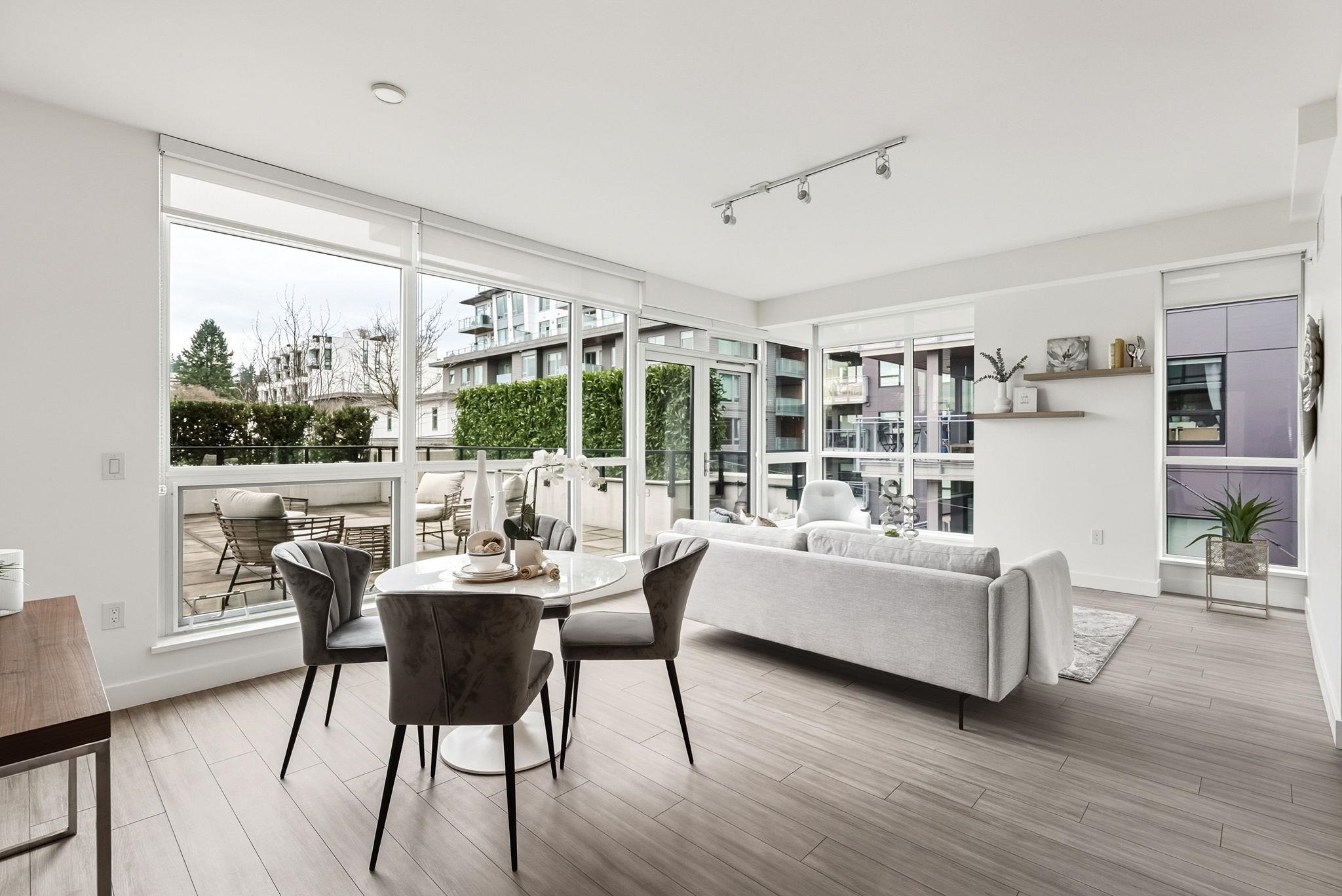 372-438 King Edward Avenue W, Vancouver, BC, V5Y 0M5