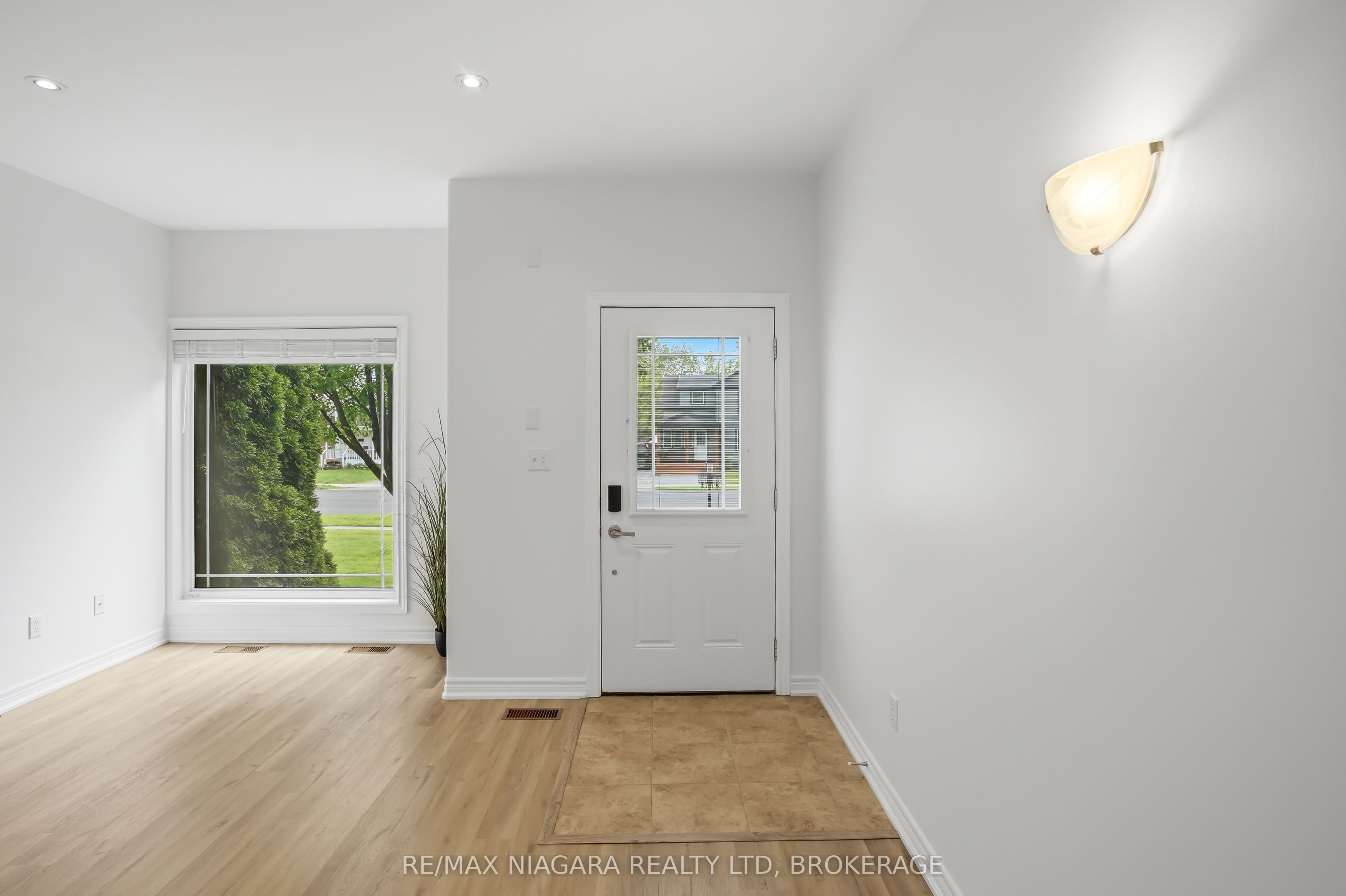 Additional image 4 of 104-6045 Dunn Street, Niagara Falls, ON, L2G 2P2