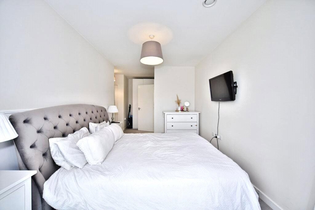Additional image 2 of 2 bed flat for saleCorporation Street, Rochester, Kent ME1