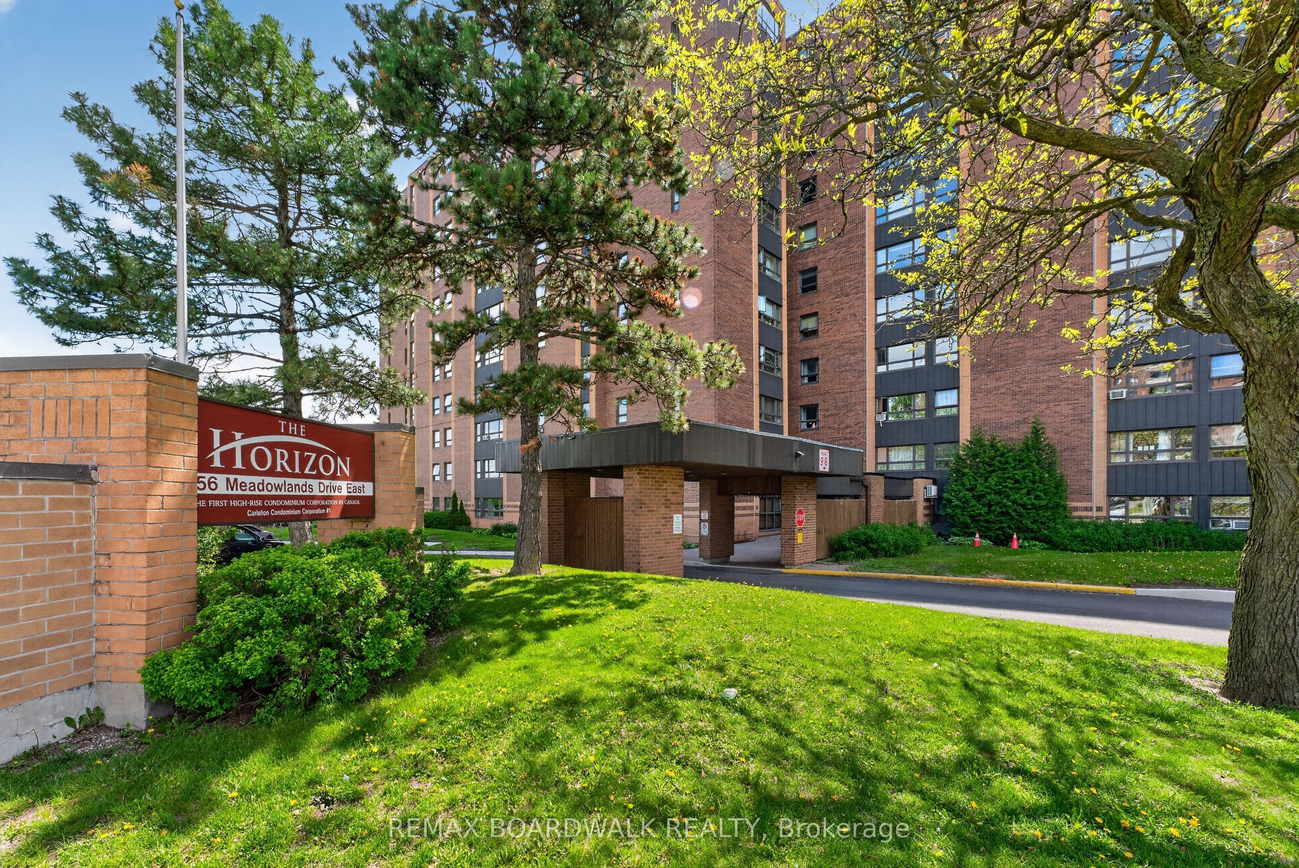 308-1356 Meadowlands Drive E, Ottawa, ON, K2E 6K6