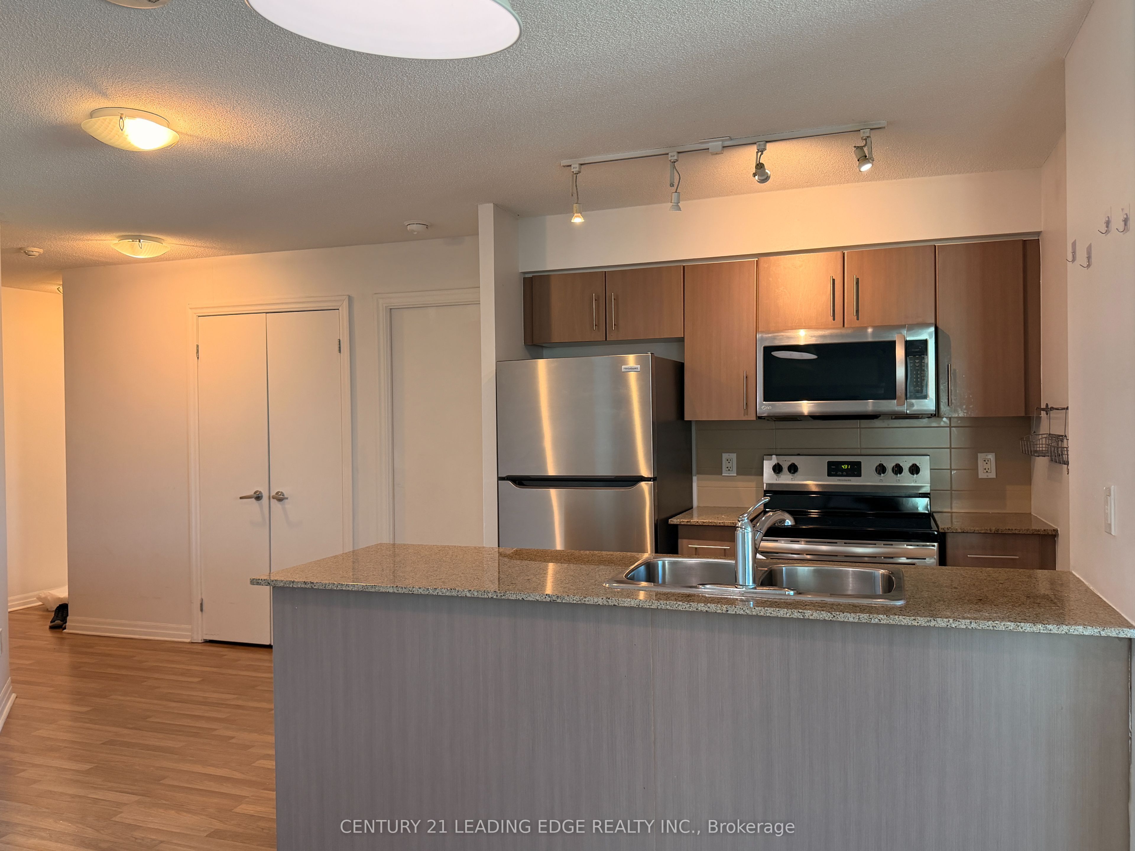 Additional image 6 of 704-12 Yonge Street, Toronto, ON, M5E 1R4