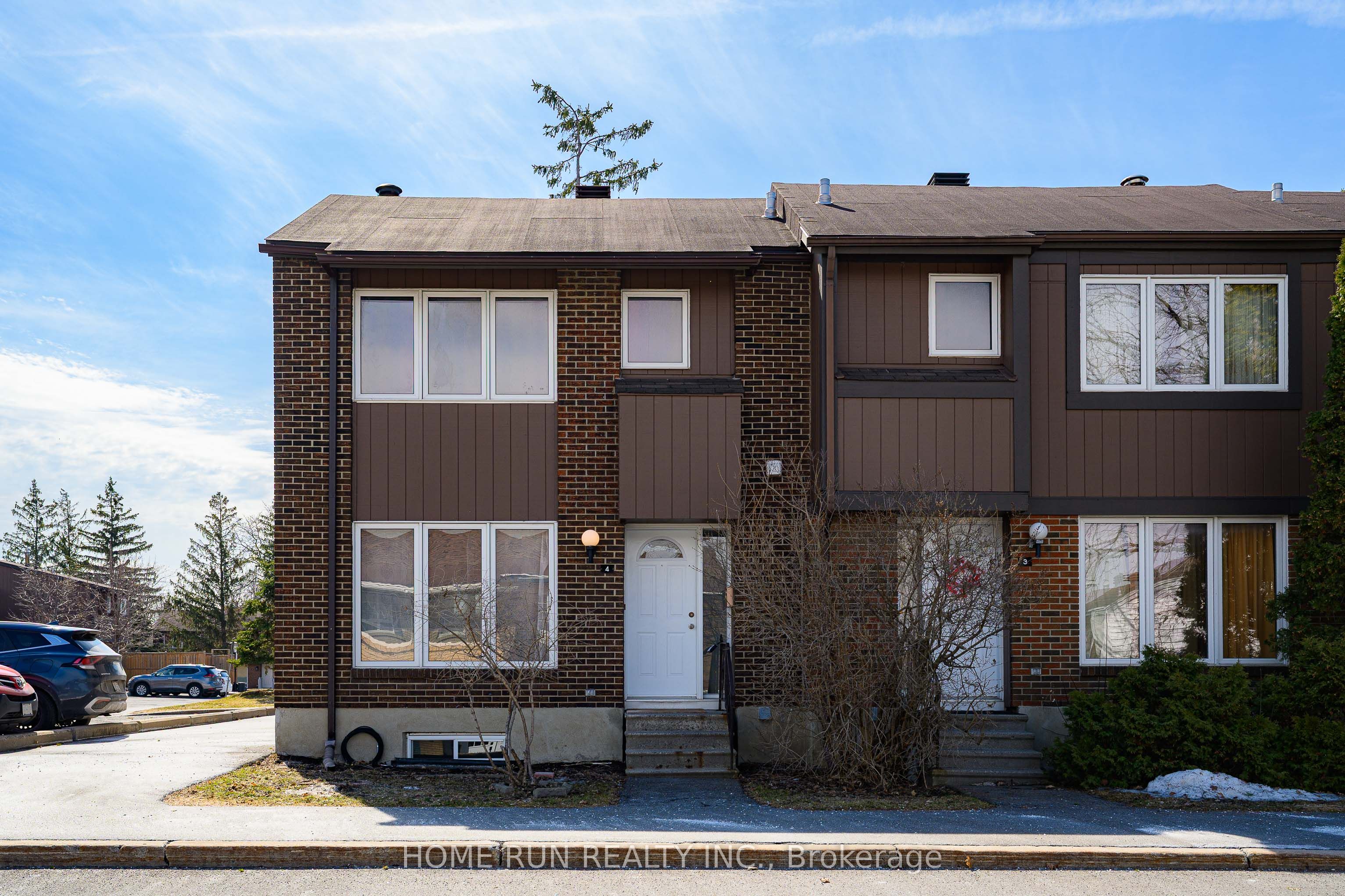 4-2111 Montreal Road, Ottawa, ON, K1J 8M8