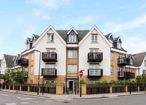 Featherstone Road, Southall UB2