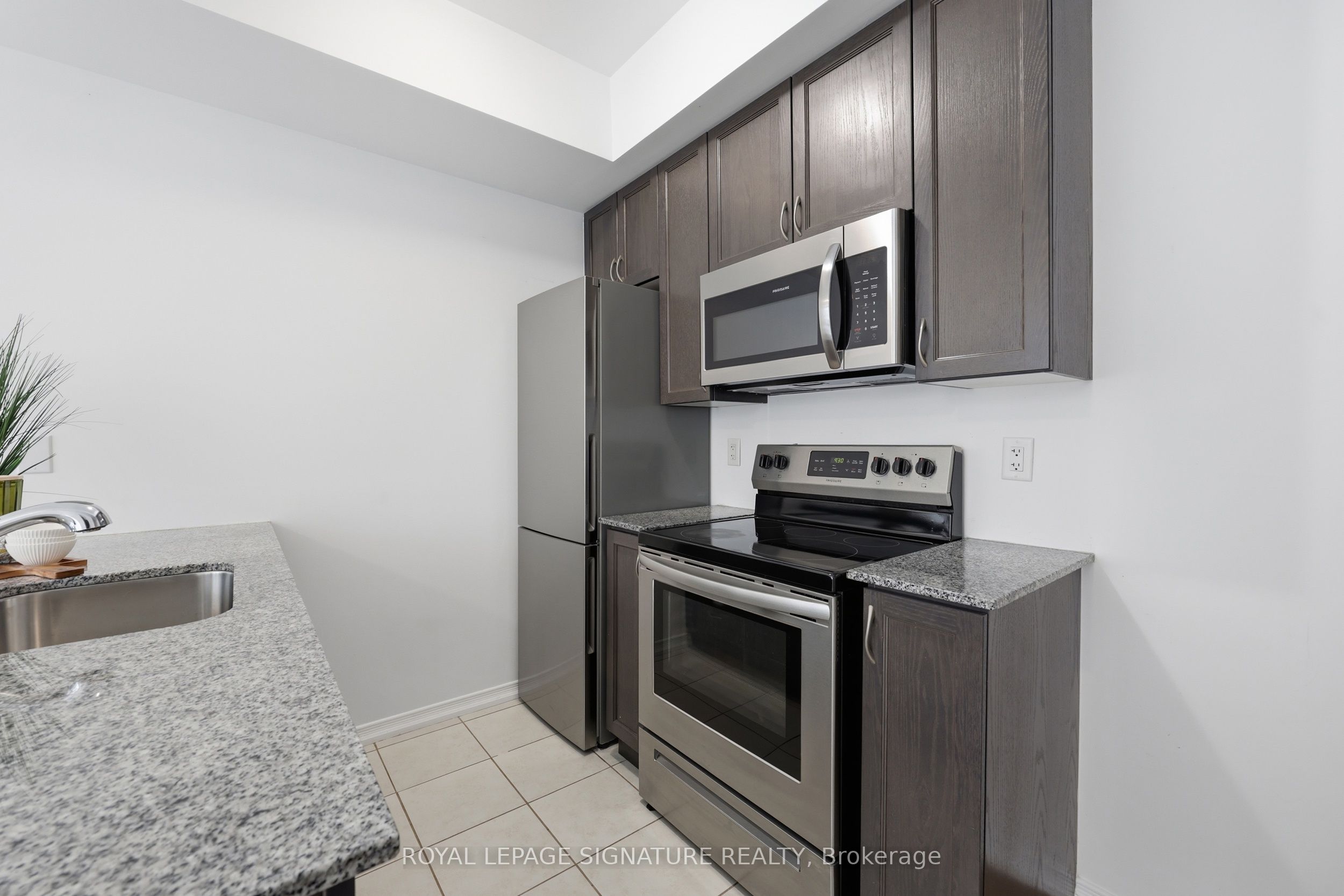 55-28 Fieldway Road, Toronto, ON, M8Z 0E3 photo 5