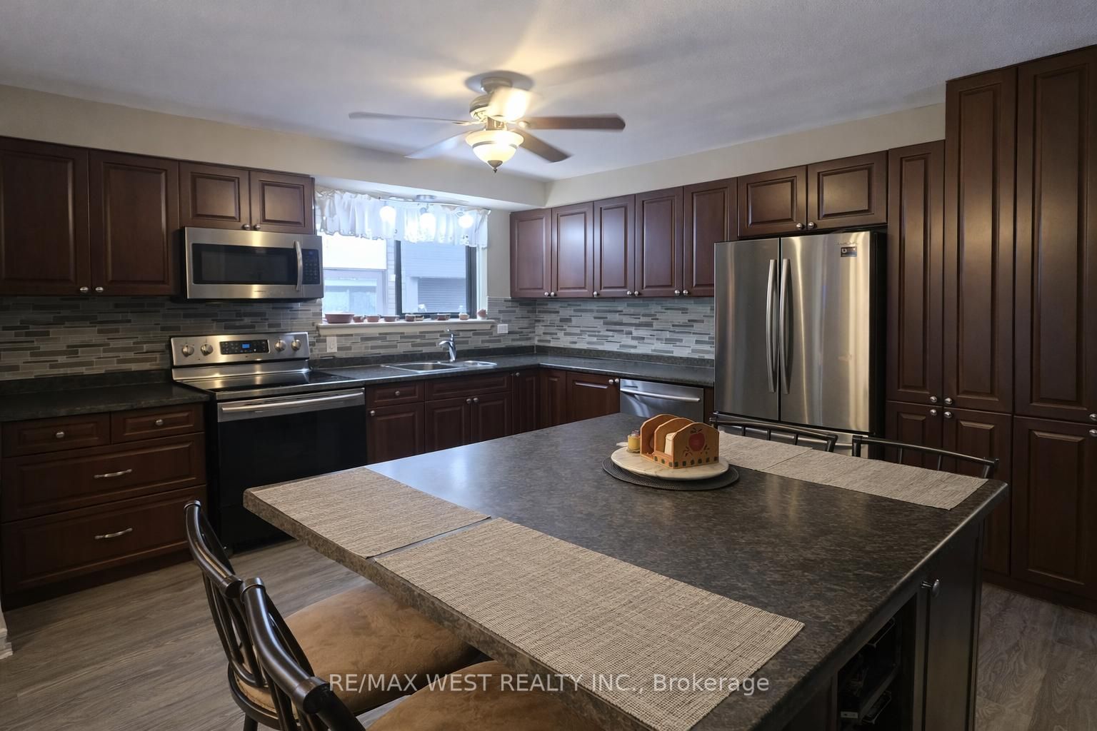 Additional image 3 of 662 Balsam Crescent, Oshawa, ON, L1J 6A2