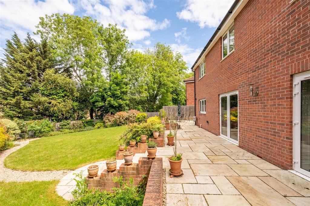 Additional image 24 of 5 bed detached house for saleWellswood Gardens, Reading RG1