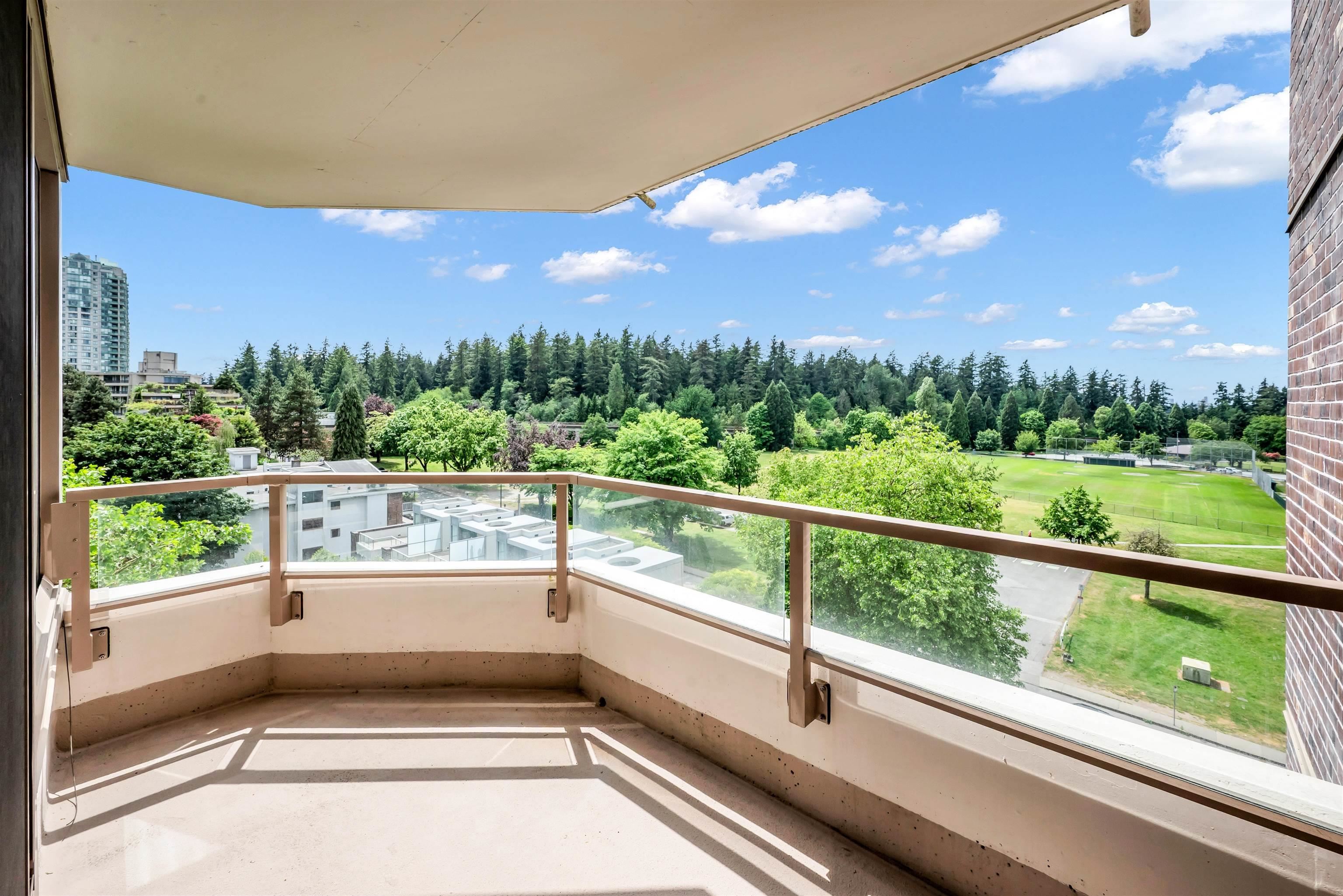 802-5790 Patterson Avenue, Burnaby, BC, V5H 4H6