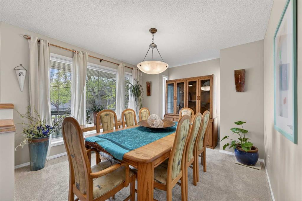 230 Rocky Ridge Cove NW, Calgary, AB, T3G 4L1 photo 4