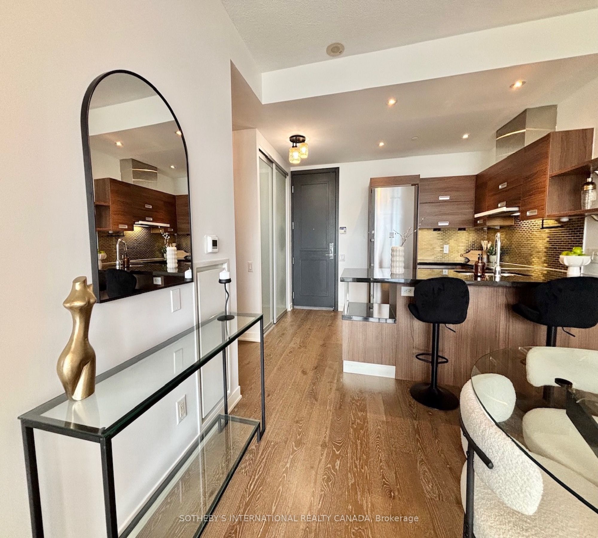 Additional image 3 of 809-90 Park Lawn Road, Toronto, ON, M8Y 3H8