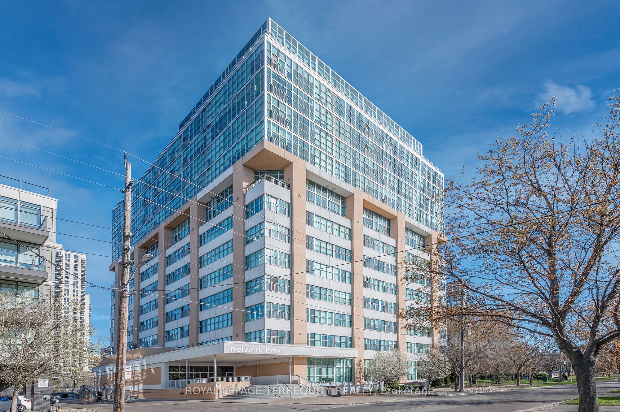 707-2 Fieldway Road, Toronto, ON, M8Z 0B9