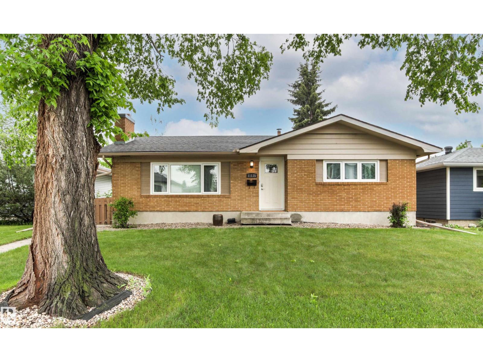 11135 49 Avenue NW, Edmonton, AB, T6H0G5