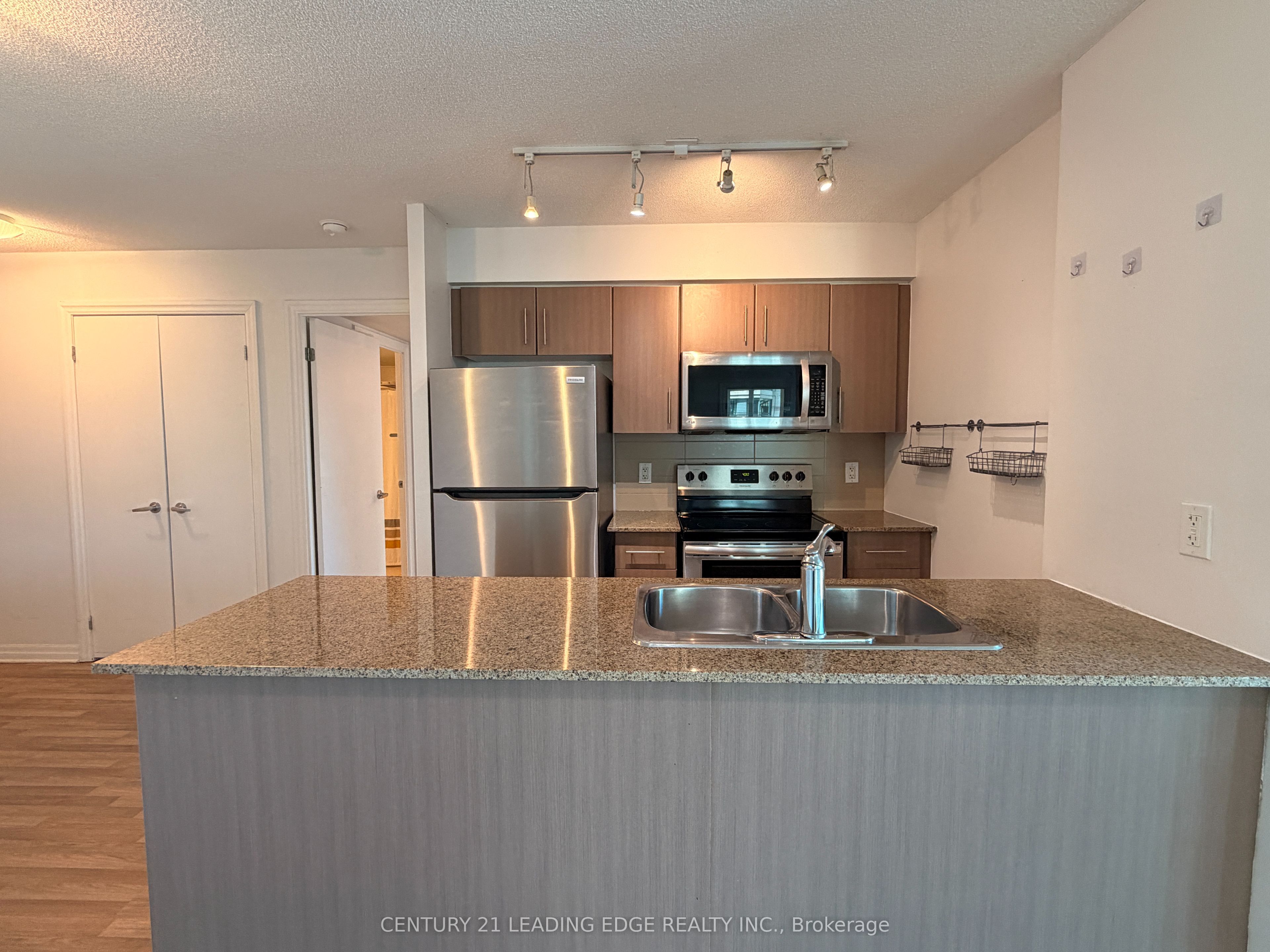 Additional image 5 of 704-12 Yonge Street, Toronto, ON, M5E 1R4