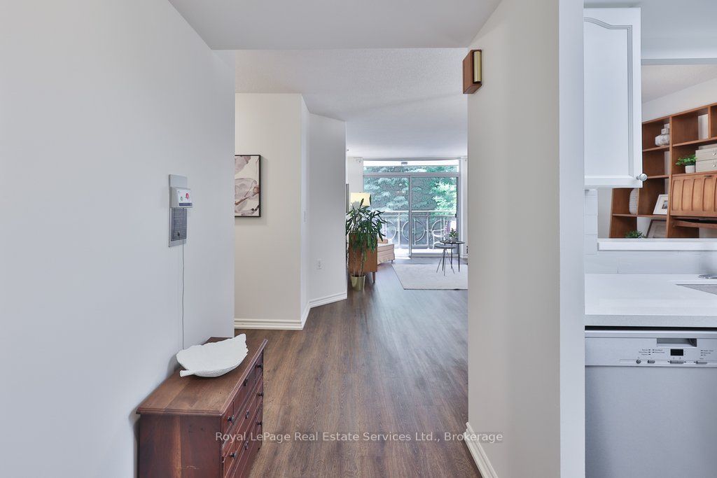 2205-100 Burloak Drive, Burlington, ON, L7L 6P6 photo 5
