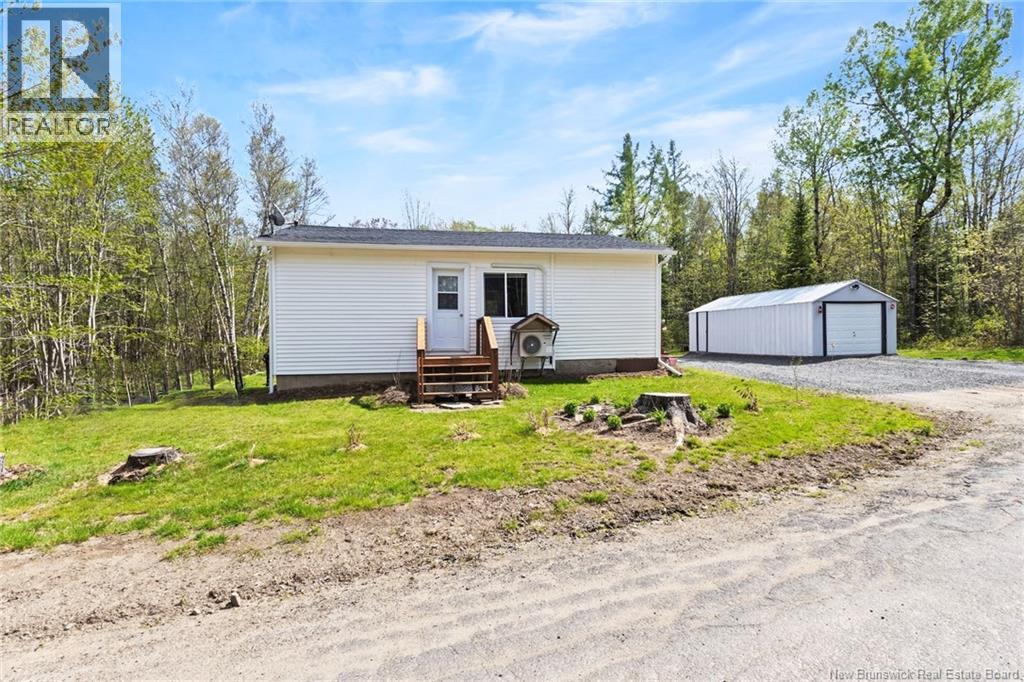 23 Oak Street, Minto, NB, E4B3C4 photo 2
