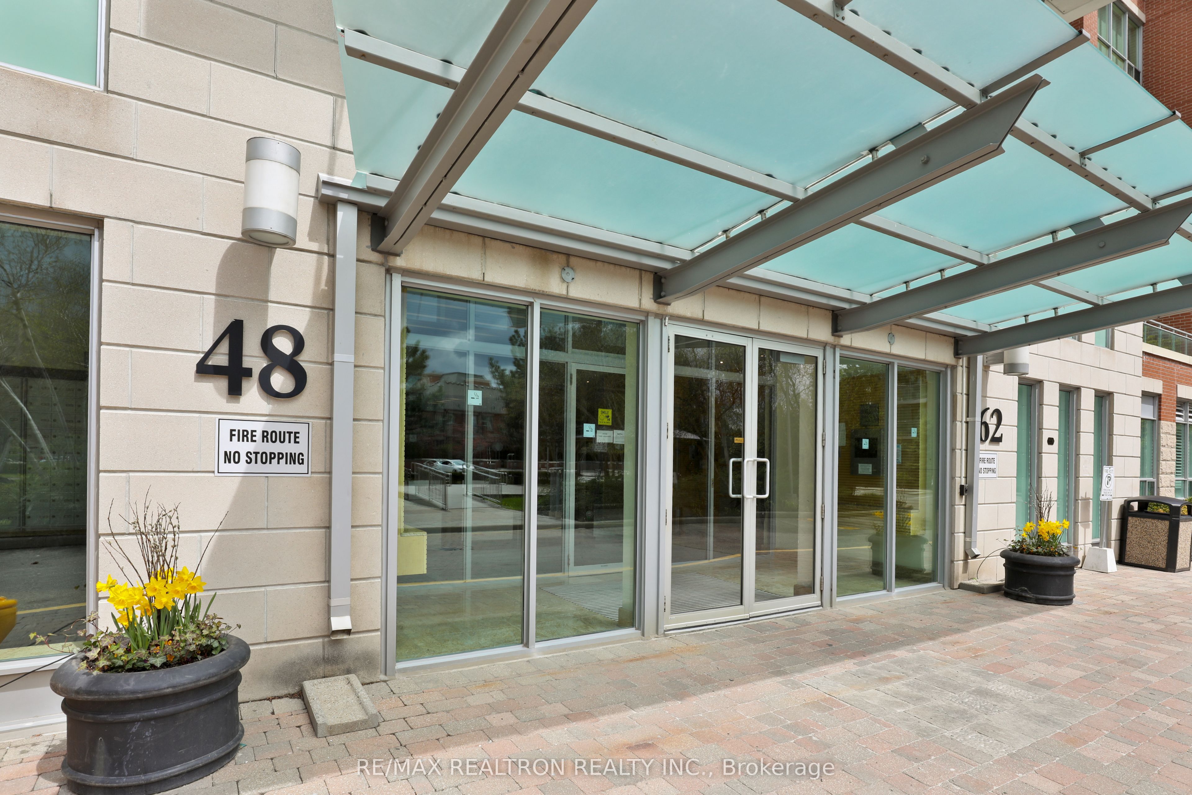 112-48 Suncrest Boulevard, Markham, ON, L3T 7Y5 photo 2