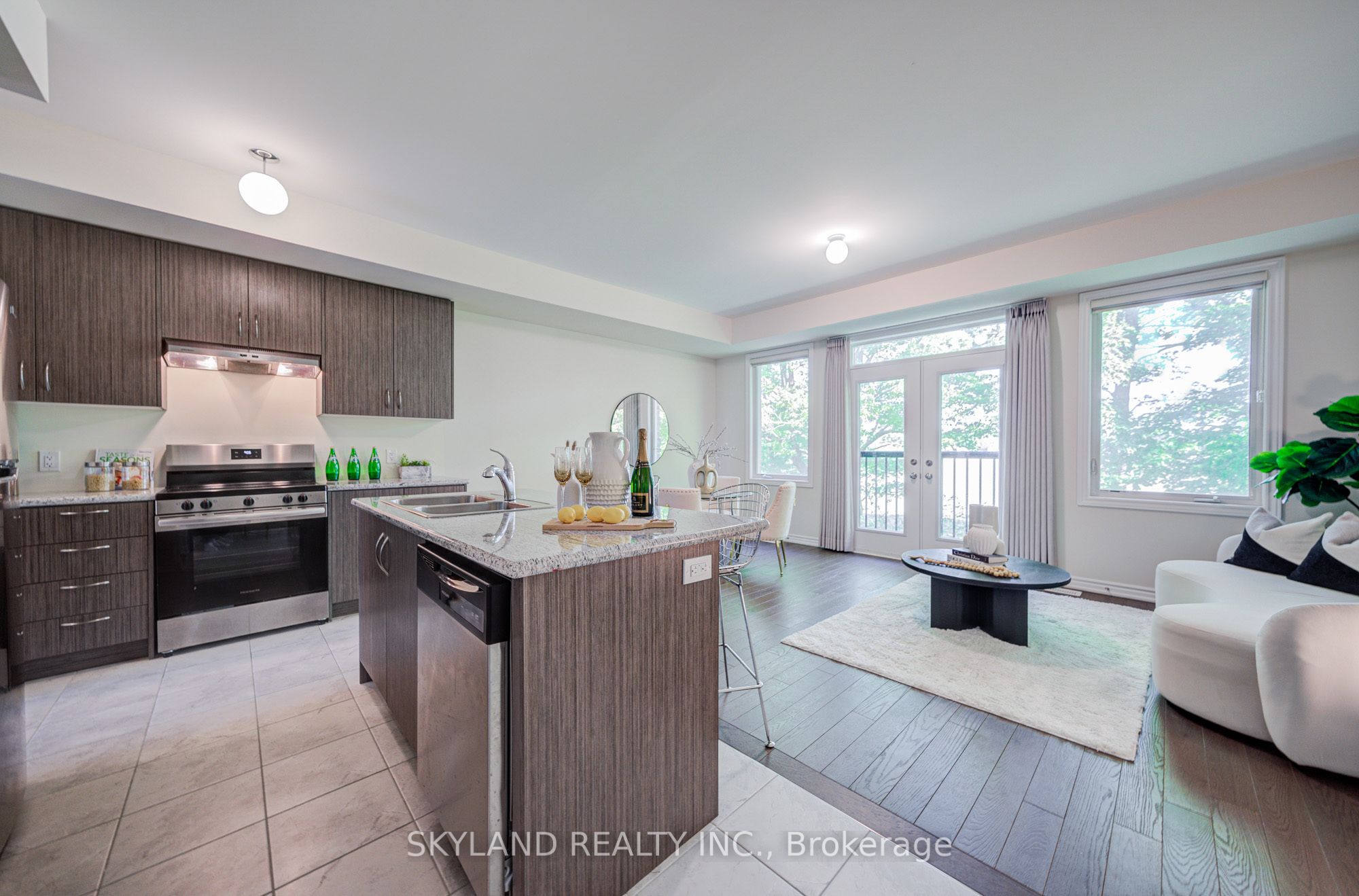 66 Puisaya Drive, Richmond Hill, ON, L4E 1L2 photo 4