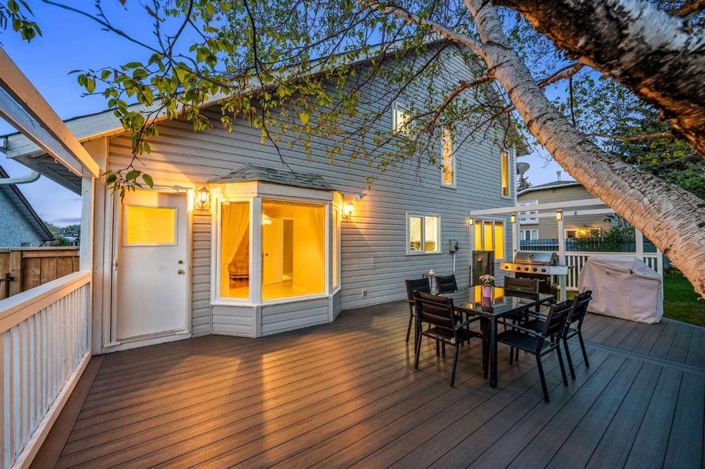 39 Woodmont Way, Calgary, AB, T2W 4L7