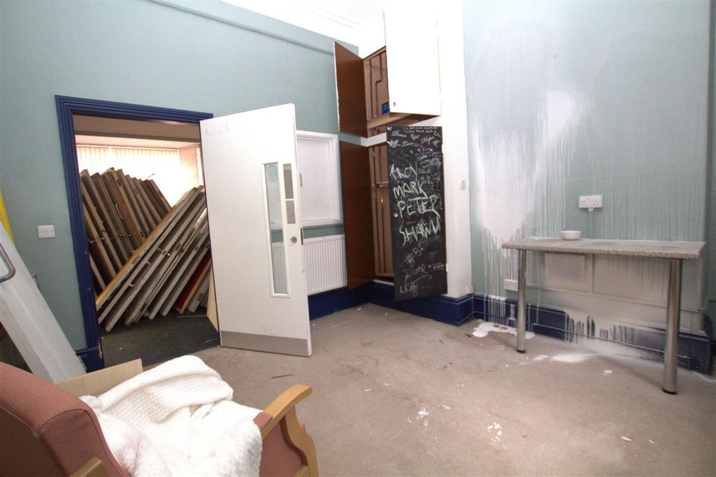 Additional image 7 of 6 bed terraced house for saleStation Road, Redcar TS10