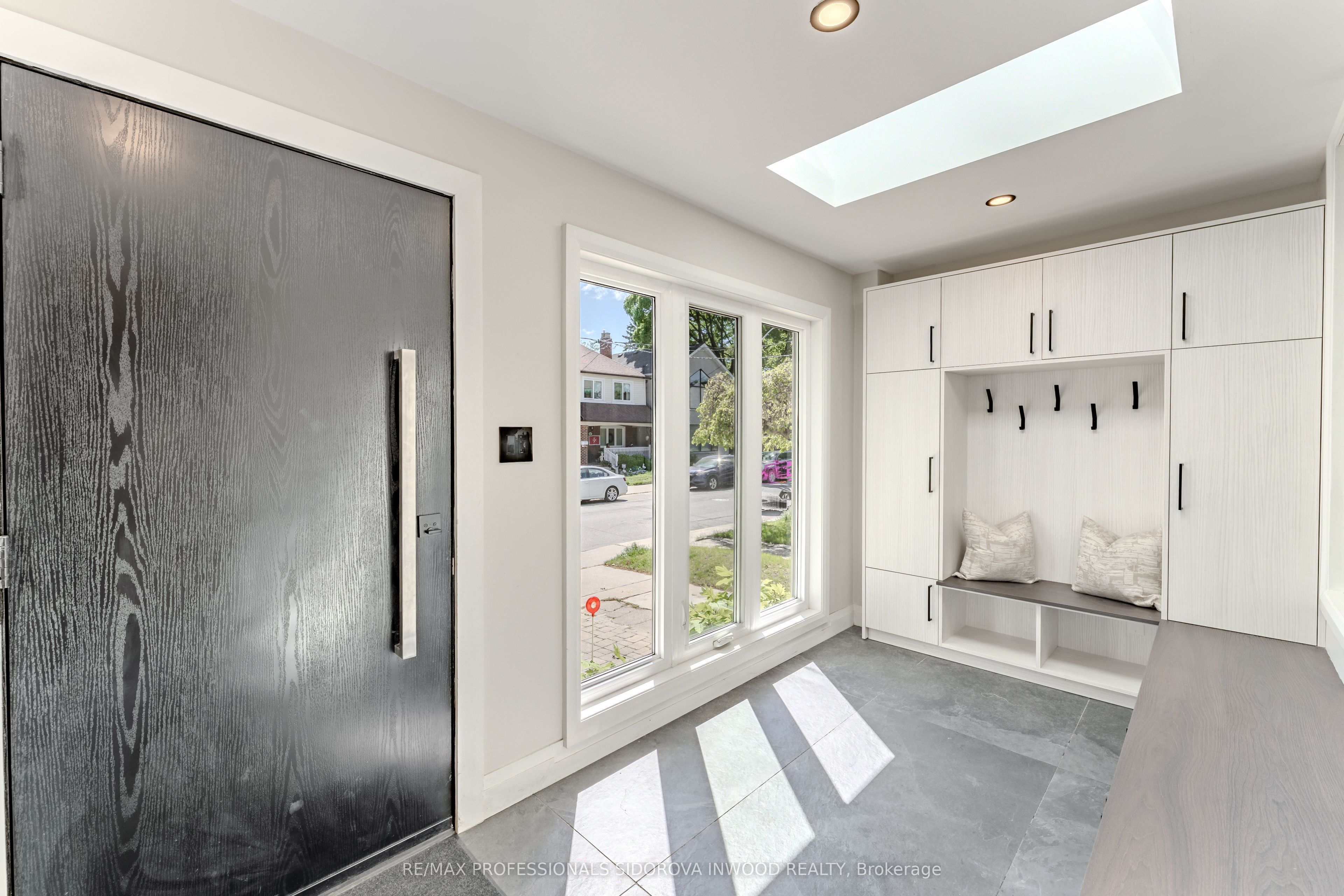 Additional image 4 of 664 Windermere Avenue, Toronto, ON, M6S 3M1