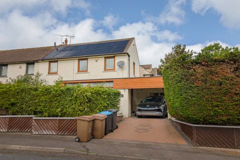 Cruickshank Crescent, Bucksburn, Aberdeen AB21