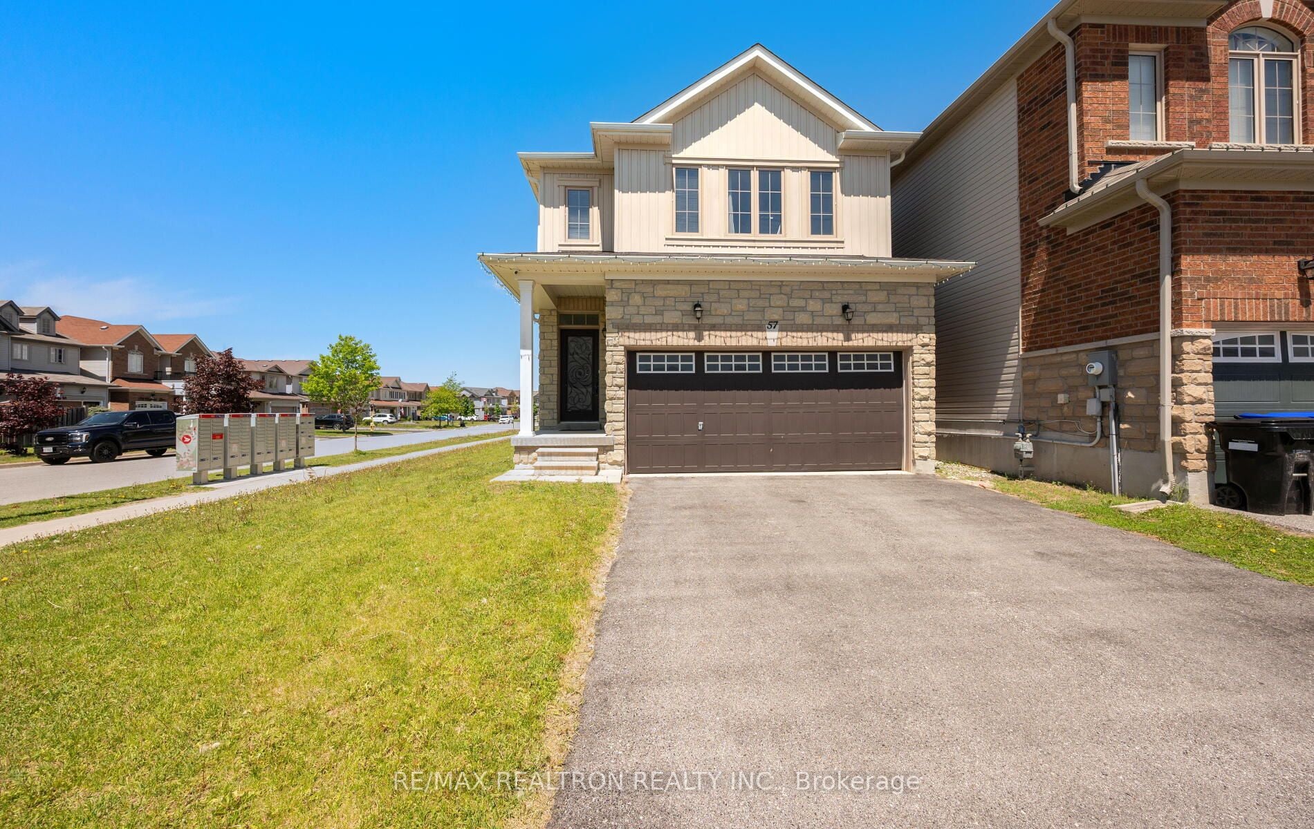 57 Sasco Way, Essa, ON, L3W 0C8 photo 3