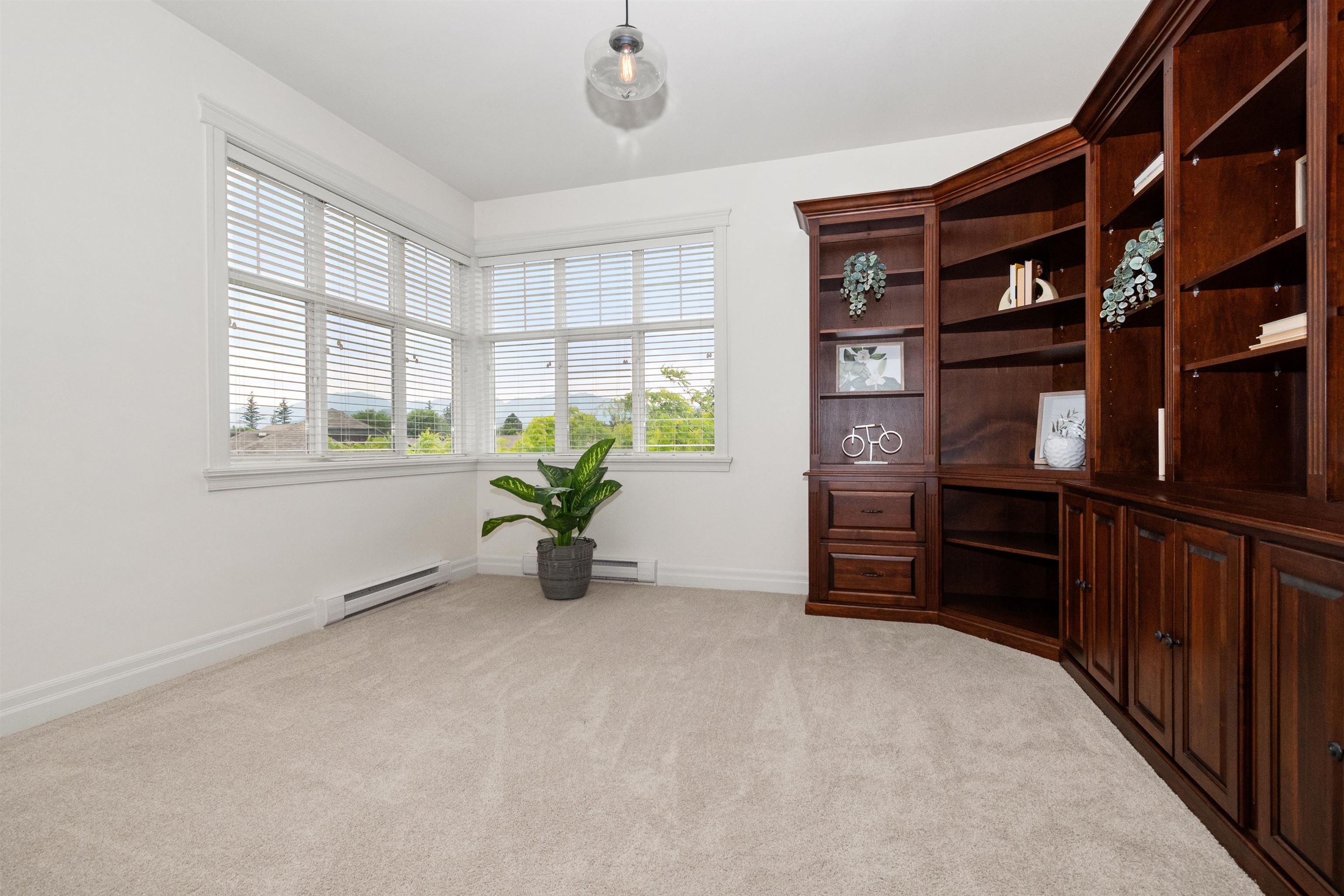 302A-45595 Tamihi Way, Chilliwack, BC, V2R 0G3 photo 5
