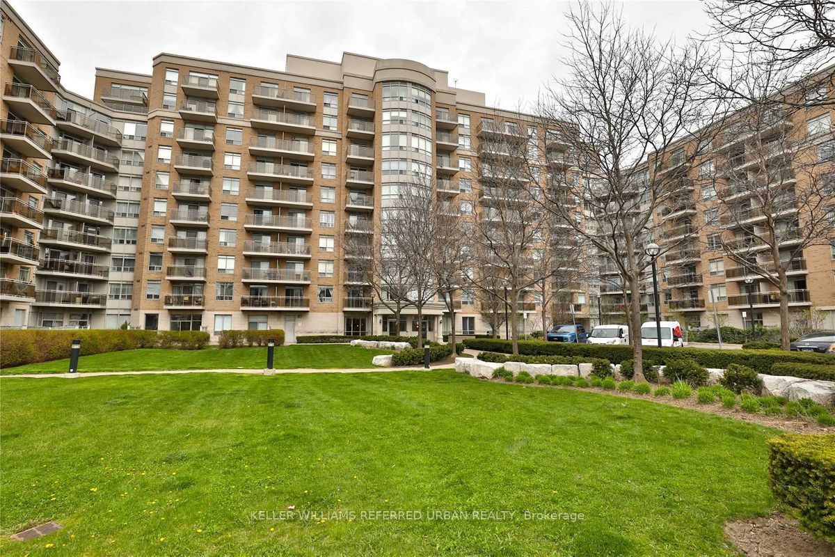 813-650 Lawrence Avenue W, Toronto, ON, M6A 3E8