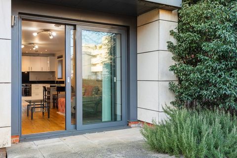 Putney Square, Putney Hill, London SW15