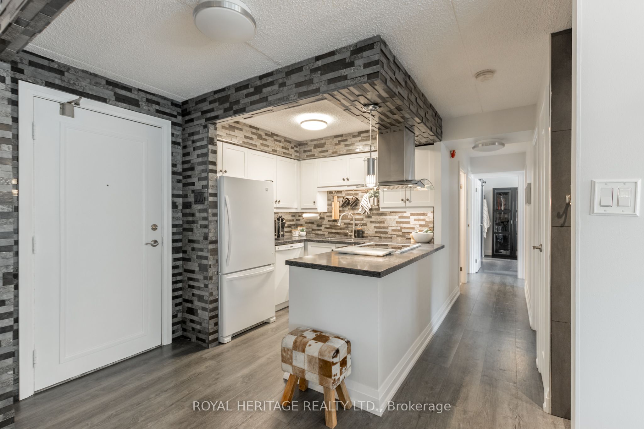 Additional image 5 of 210-1535 Diefenbaker Court, Pickering, ON, L1V 3W2