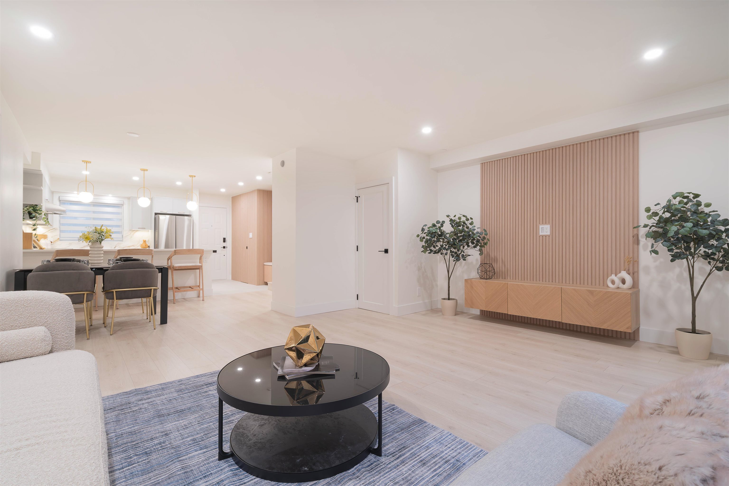 2078 Springer Avenue, Burnaby, BC, V5B 3M5