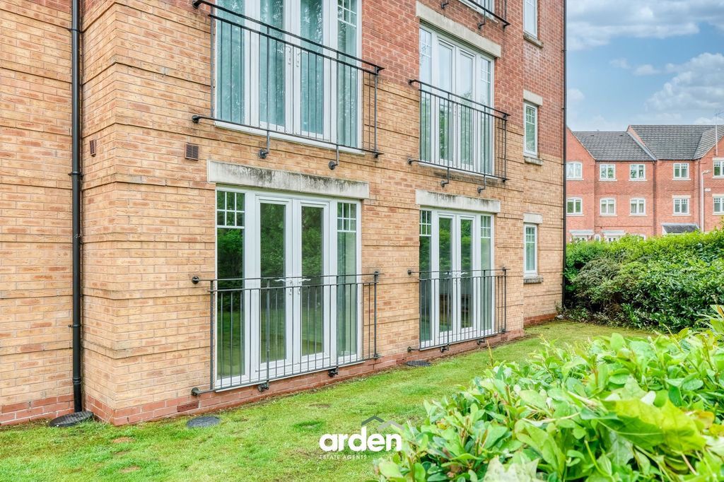 2 bed flat for saleHedgerow Close, Redditch B98 photo 4