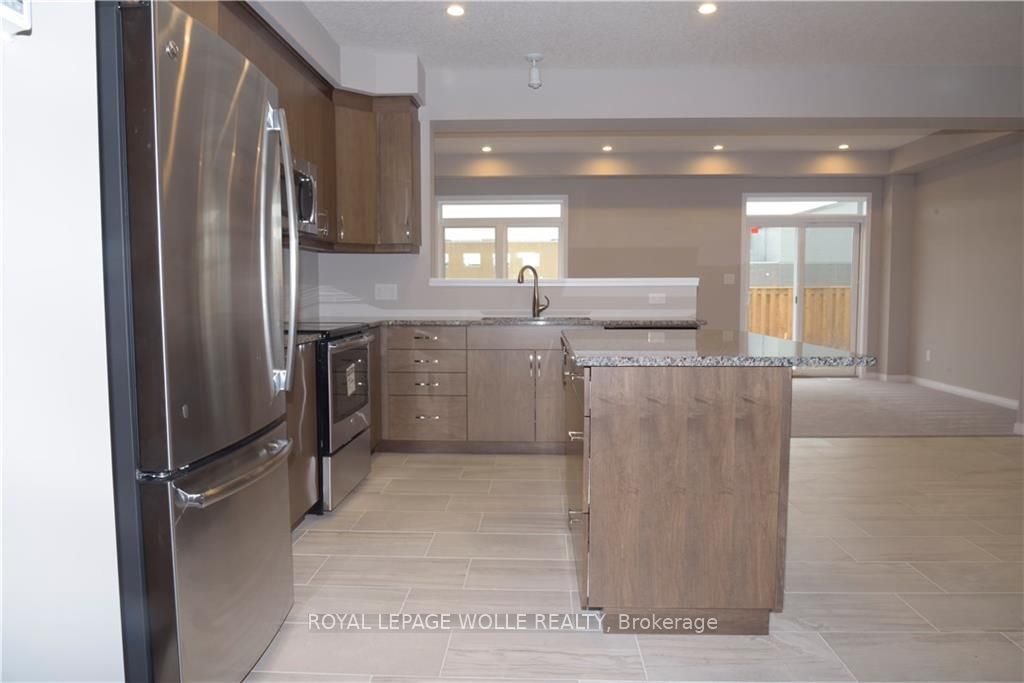 664 Blair Creek Drive, Kitchener, ON, N2P 0E7 photo 2