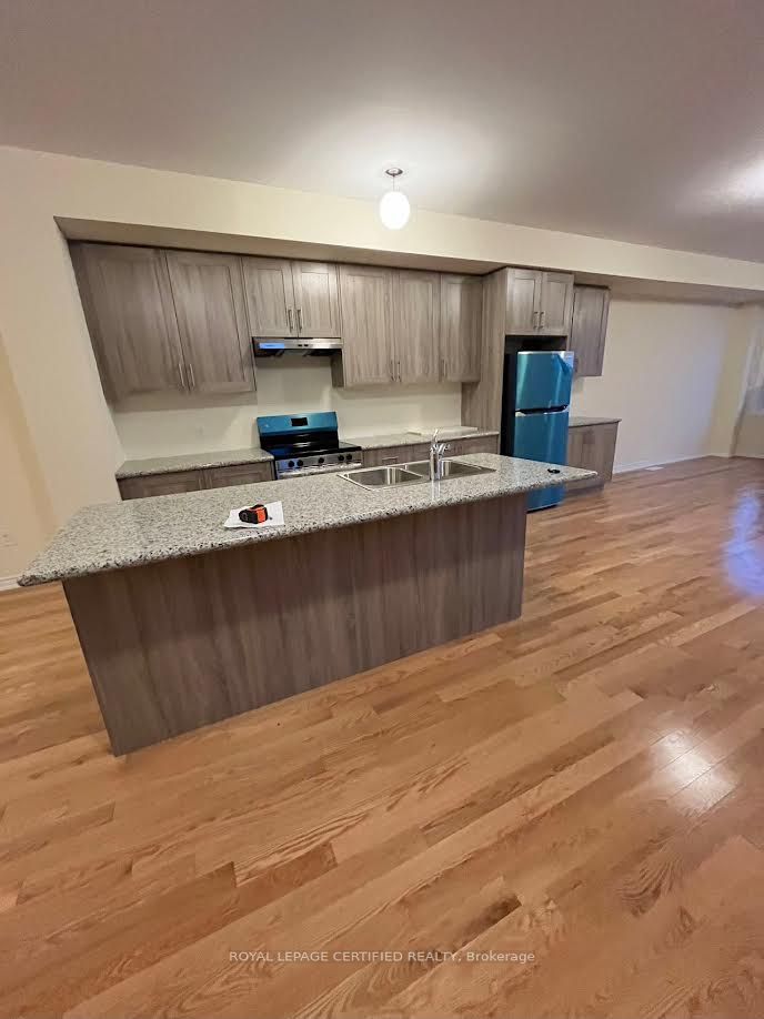 Upper-37 Puisaya Drive, Richmond Hill, ON, L4E 1L2